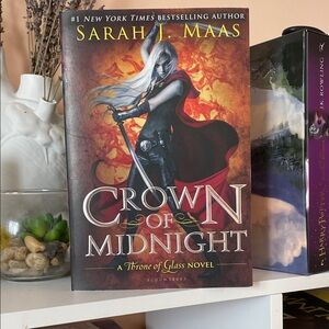 Crown of Midnight Book by Sarah J. Maas